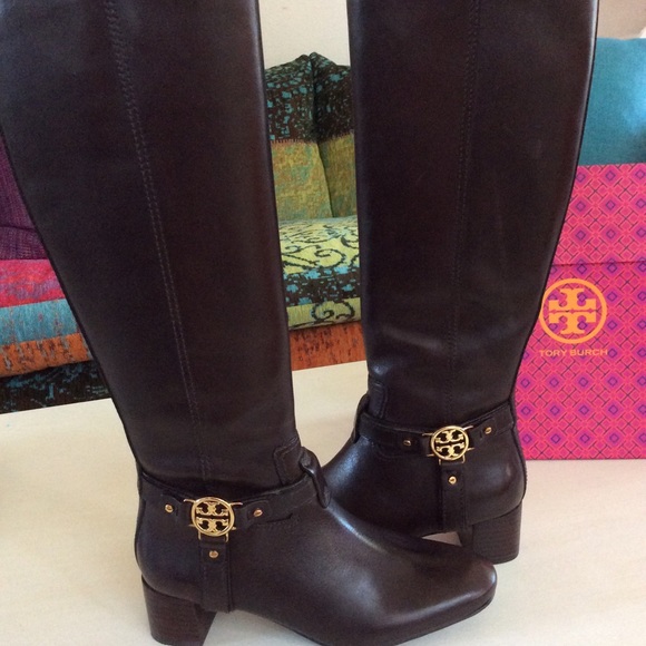 COPY - Boots - Picture 1 of 5